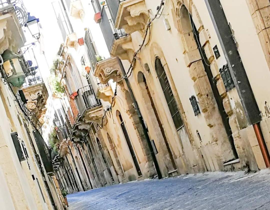 Casa Nagale- Una Suite Di Charme Nel Cuore Di Ortigia A 50 Mt Dal Mare Syracuse Exterior foto