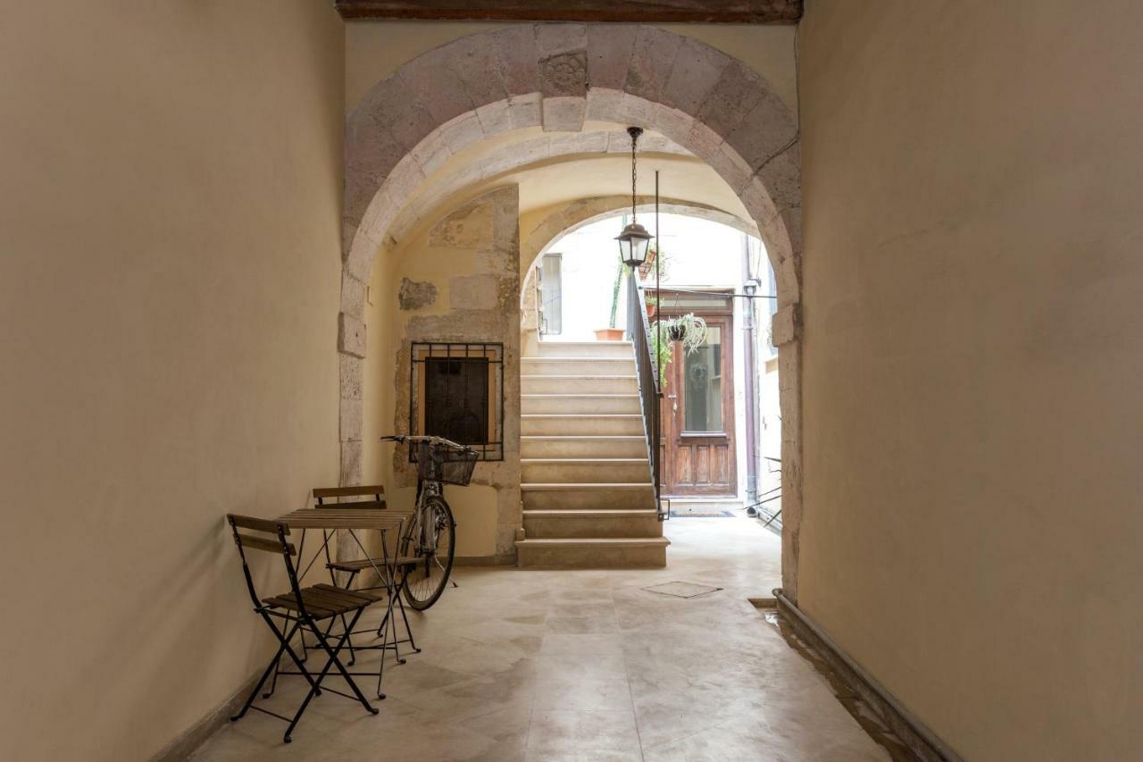 Casa Nagale- Una Suite Di Charme Nel Cuore Di Ortigia A 50 Mt Dal Mare Syracuse Exterior foto