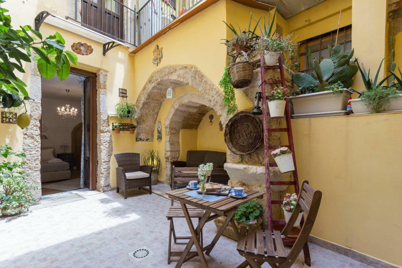Casa Nagale- Una Suite Di Charme Nel Cuore Di Ortigia A 50 Mt Dal Mare Syracuse Exterior foto