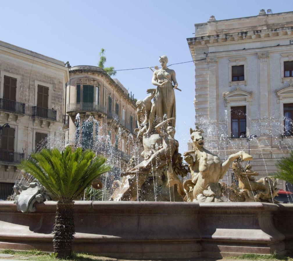 Casa Nagale- Una Suite Di Charme Nel Cuore Di Ortigia A 50 Mt Dal Mare Syracuse Exterior foto