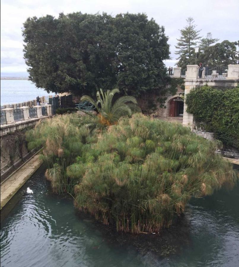 Casa Nagale- Una Suite Di Charme Nel Cuore Di Ortigia A 50 Mt Dal Mare Syracuse Exterior foto