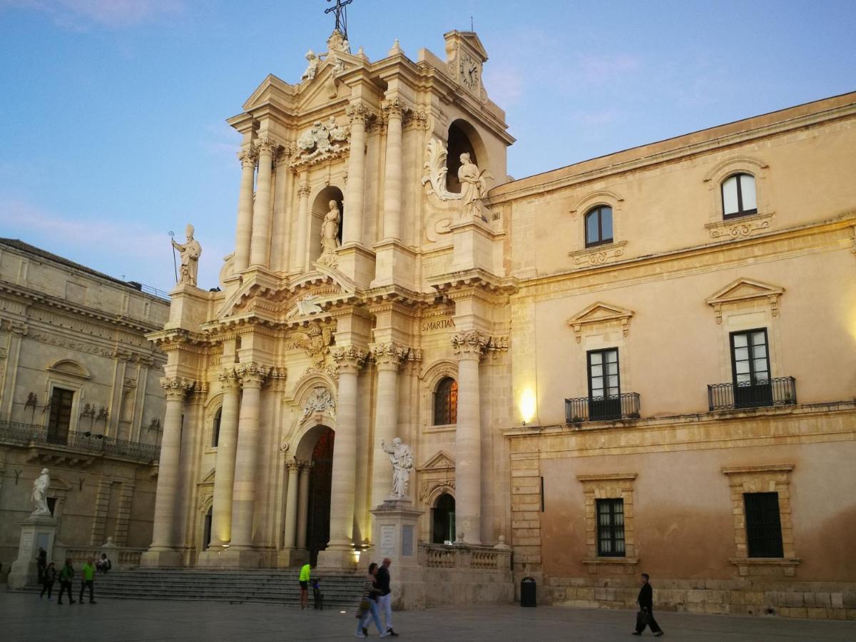 Casa Nagale- Una Suite Di Charme Nel Cuore Di Ortigia A 50 Mt Dal Mare Syracuse Exterior foto